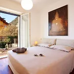 5 Luxury Apartments-by Italian Stylish, Executive, Contemporary, Ribolla Azzuro, Penthouse アパート