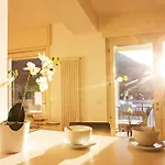 5 Luxury Apartments-by Italian Stylish, Executive, Contemporary, Ribolla Azzuro, Penthouse アパート *