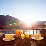 5 Luxury Apartments-by Italian Stylish, Executive, Contemporary, Ribolla Azzuro, Penthouse アパート ラーリオ