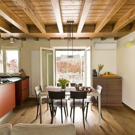 アパート 5 Luxury Apartments-by Italian Stylish, Executive, Contemporary, Ribolla Azzuro, Penthouse *